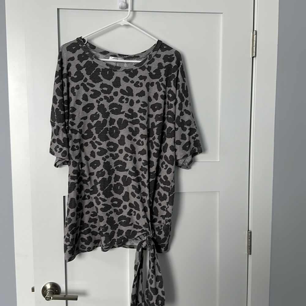 Short sleeve, leopard, print, fun top